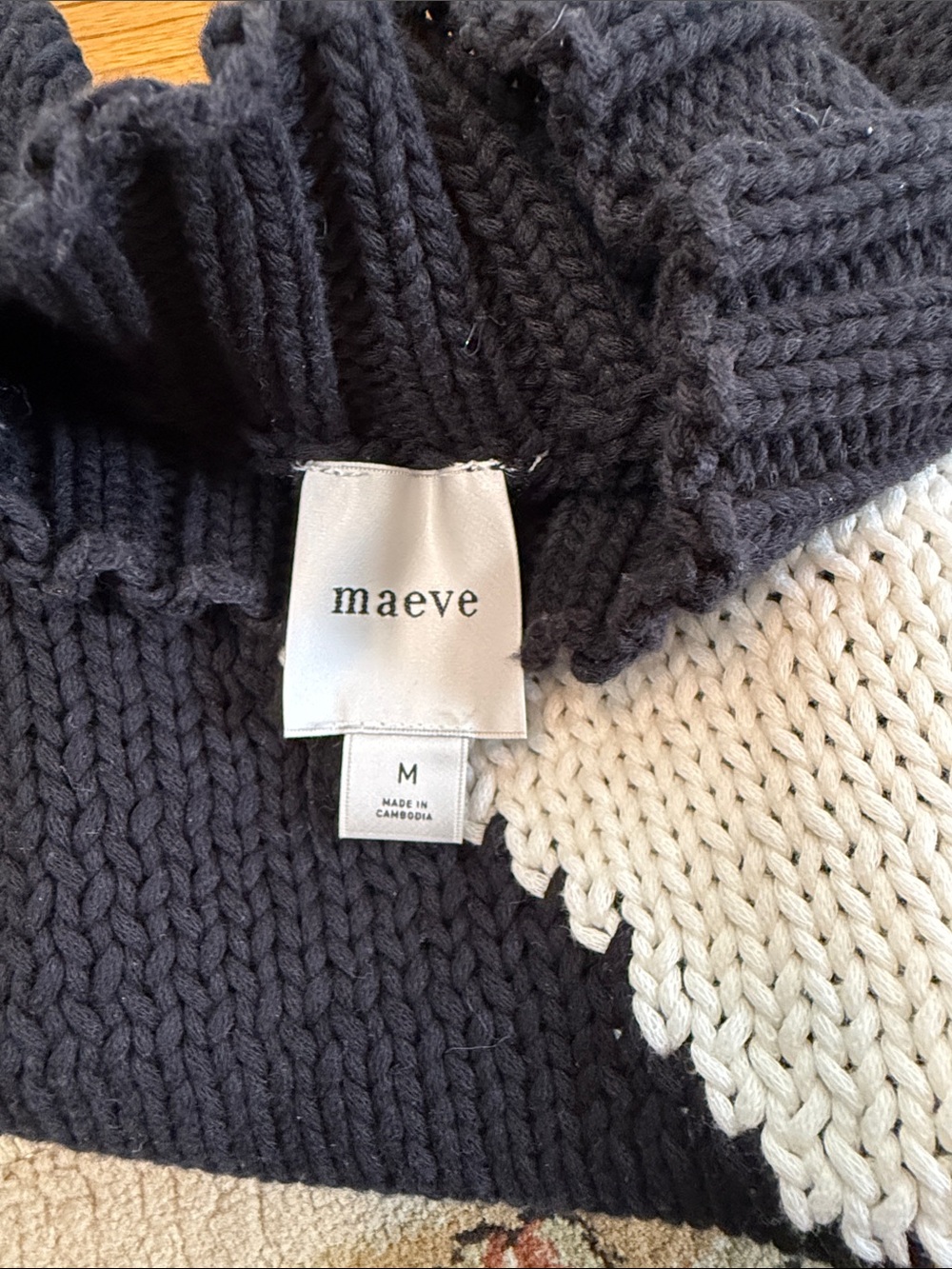Maeve Black Knit Turtleneck Sweater with Cream Heart size M - Picture 5 of 6